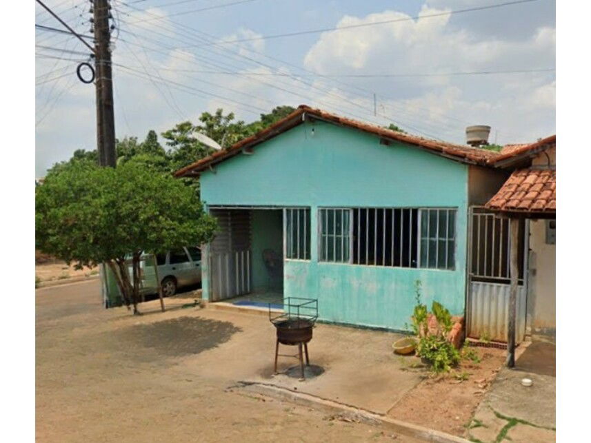 Prédio Comercial Ocupado no Centro de São João do Paraíso