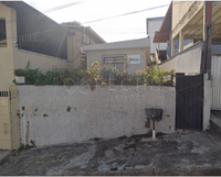 Casa de Uso Misto com 3 Casas, Escritório e Garagem, 305m² Construída
