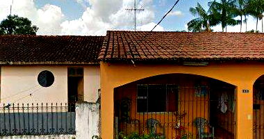 Casa com 2 quartos, 2 banheiros, 3 salas, 1 vaga, 215m² construída