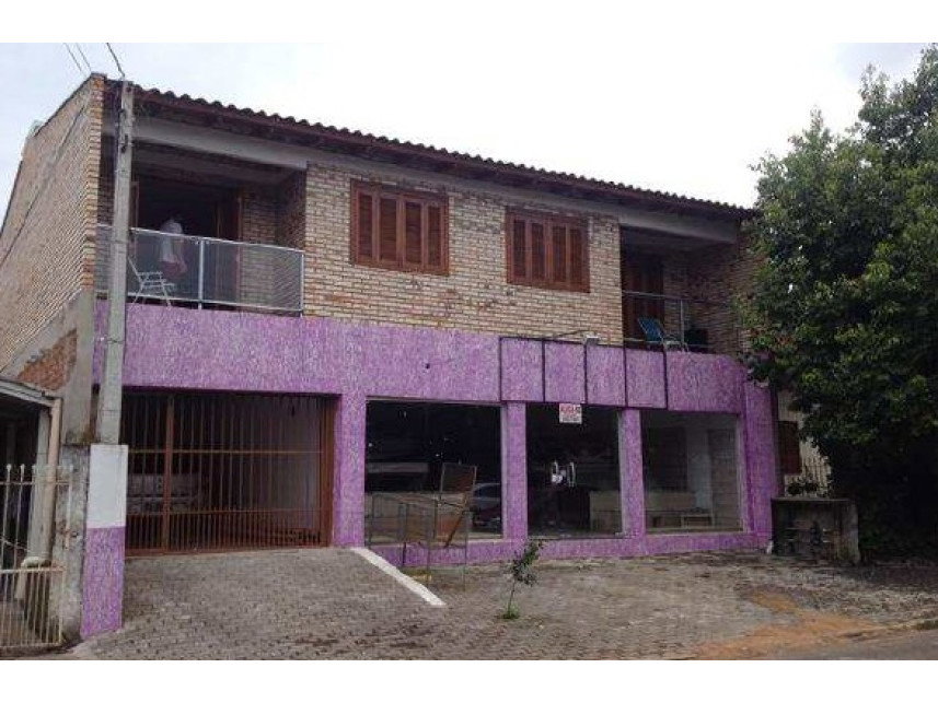 Imóvel misto de 245,24 m²