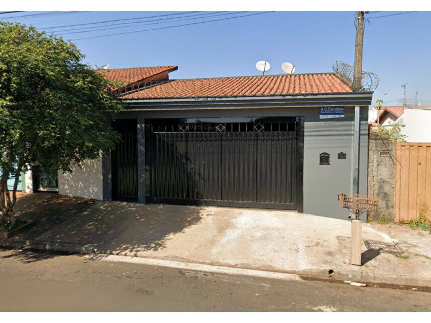 Casa com 3 quartos, 137,04m² construída, ocupada