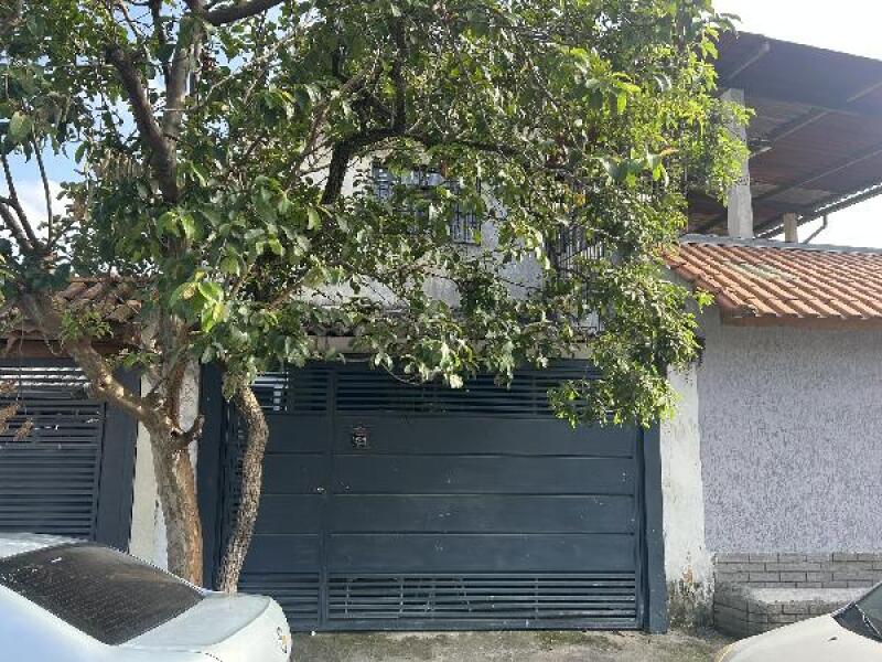 Casa com 2 quartos, 100m²