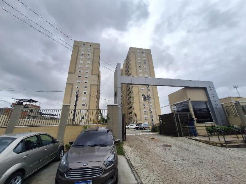 Apartamento com 2 Quartos e Vaga em Colégio