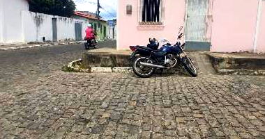 Casa com 3 quartos, 1 banheiro, 2 salas e 76m² construída