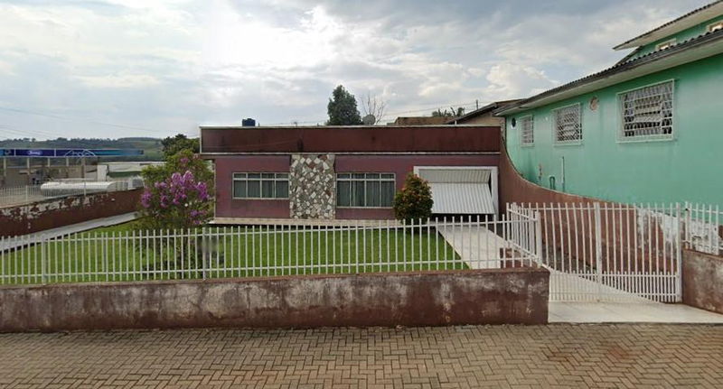 Casa com 2 Benfeitorias em Enéas Marques - PR