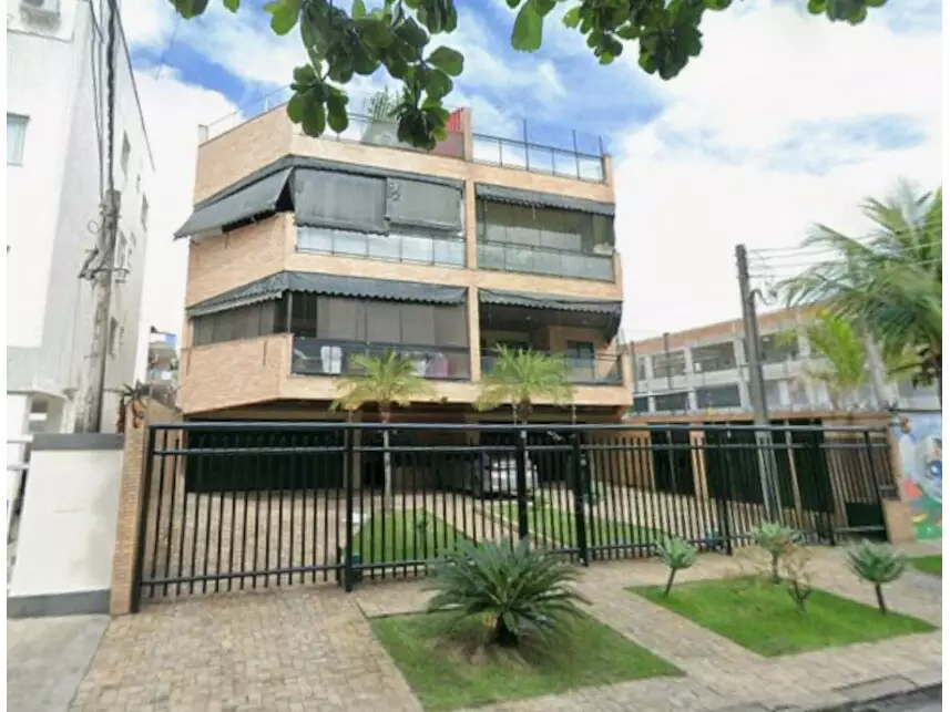 Apartamento Duplex com 2 Vagas em Leilão