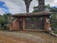 Chácara com casa, piscina e área de lazer em Ibiúna/SP
