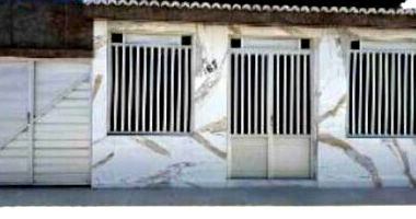 Casa com 2 quartos, 2 banheiros, 1 vaga, 83,75m² construída, ocupada