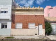 Fração ideal de 75% - Casa com 3 aberturas de frente - Terreno 177,94m²