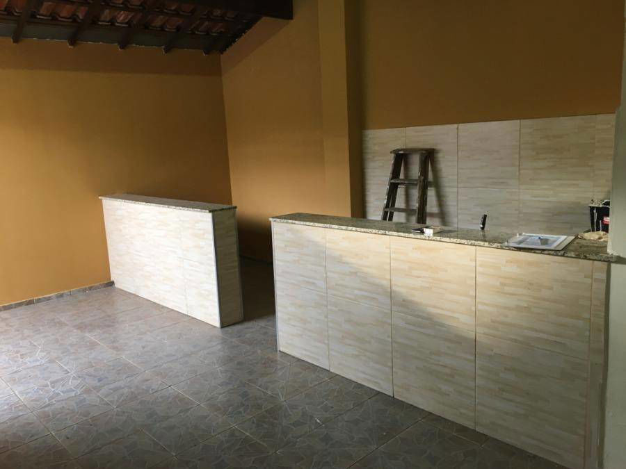 Casa com 3 quartos, 2 banheiros e 153m² construída, ocupada