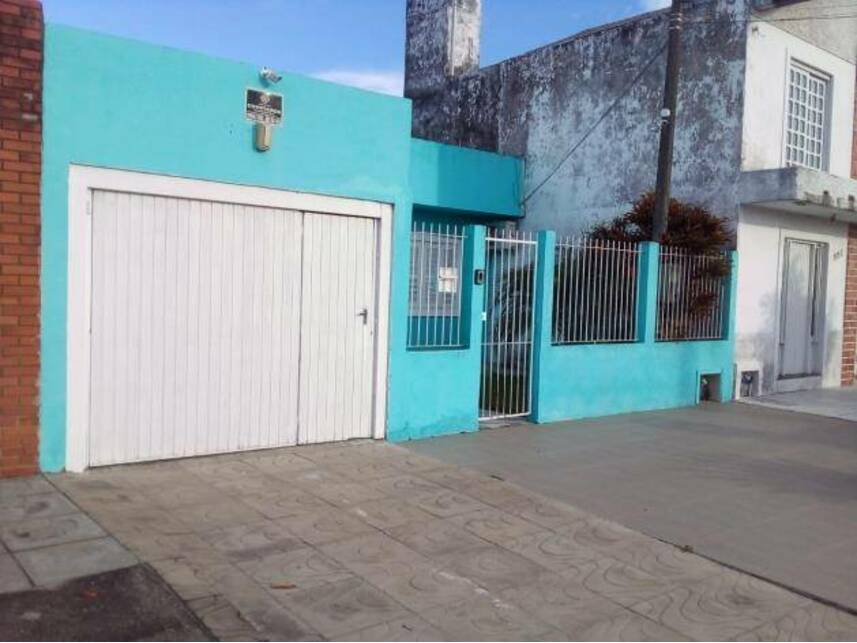 Casa padrão ocupada com 3 quartos, 1 banheiro e 95m² construída