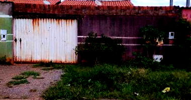 Casa com 3 quartos, varanda, área construída 69,96m², terreno 262,5m²