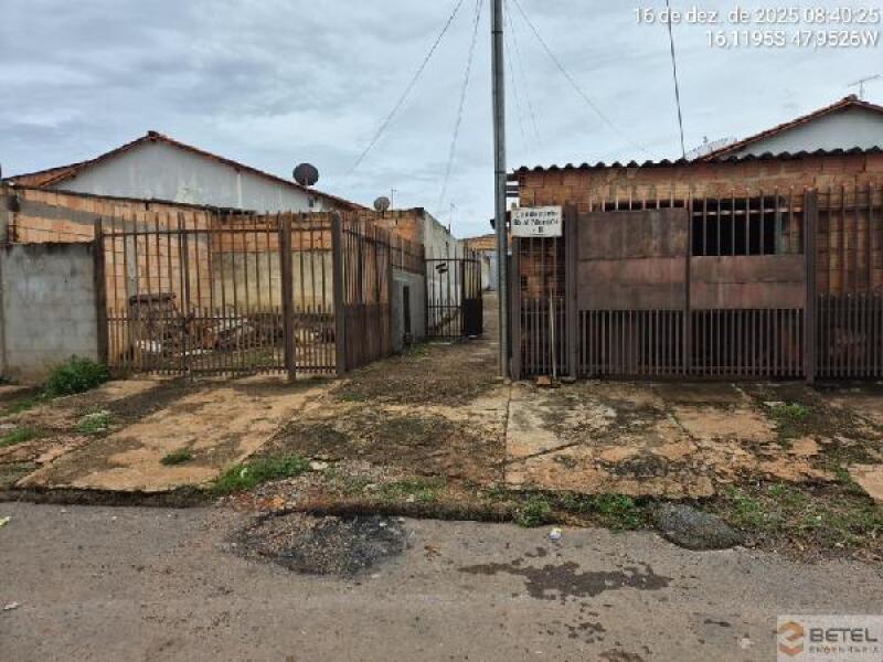Casa em Cidade Ocidental com 2 Quartos