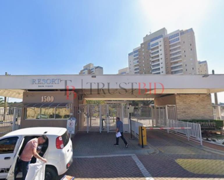 Apartamento com 2 quartos, 2 banheiros e 2 vagas de garagem