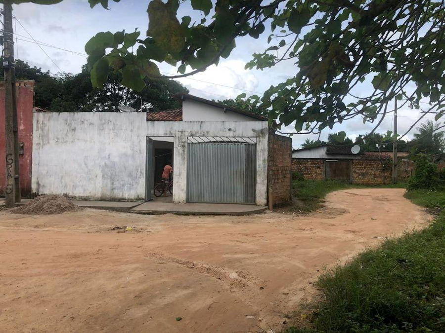 Casa padrão com 3 quartos, 1 banheiro, 1 vaga, área construída 162,78m²