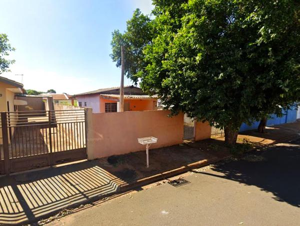 Casa com 2 quartos e 1 banheiro em terreno de 367,5m²