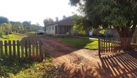Casa com 100 m² de área construída em terreno de 1.000 m²