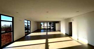 Sala Comercial Ocupada com 102,32 m²