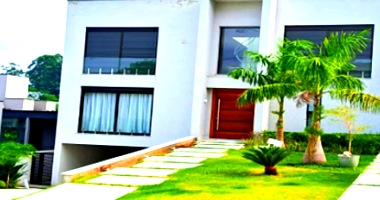 Casa de Alto Padrão com 571m² - Cond. Campos do Conde