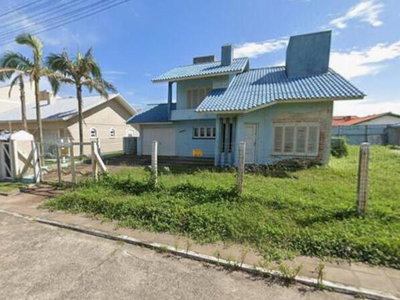 Casa não averbada com 362,50m² em Tramandaí