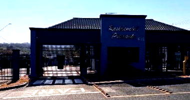 Casa em Condomínio Ocupada com 3 Quartos em Araraquara