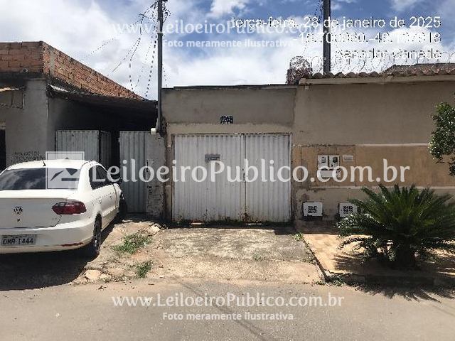 Casa com 2 quartos, 2 banheiros, 88m² e 1 vaga de garagem