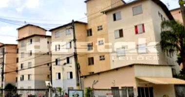 Apartamento com 2 dormitórios e 1 vaga em Osasco/SP