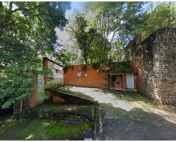 Casa com 567 m² de área construída em Carapicuíba - SP