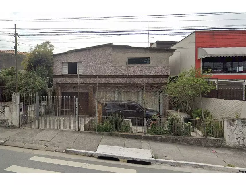 Casa Ocupada em Leilão com 318m² de Terreno