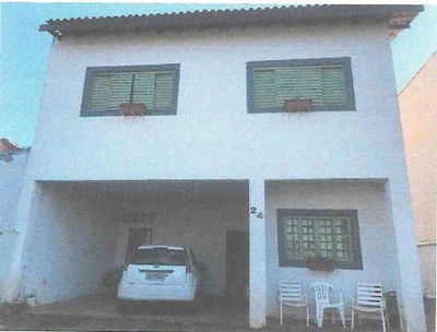 Sobrado em Parque Residencial Roland com 162,50m²