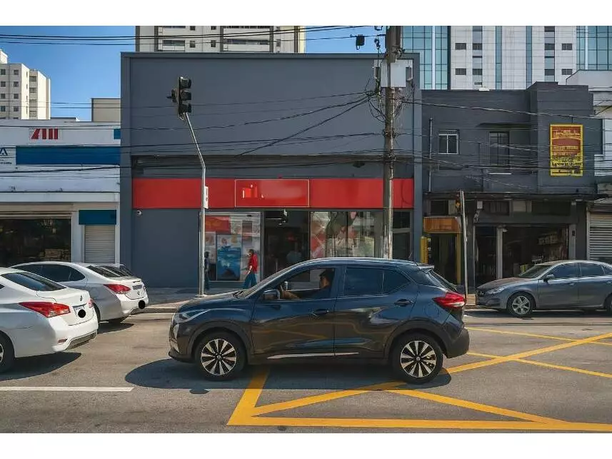 Ex-Agência Imponente com 684m² Construída em Vila Mariana