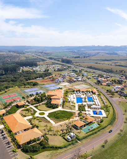 Terreno com potencial construtivo em condomínio