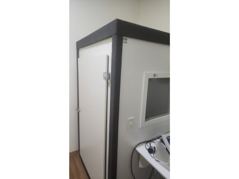 Cabine Audiométrica e Audiômetro Digital em Leilão