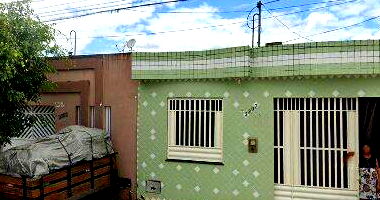 Casa aconchegante com 2 quartos, 1 banheiro e 1 vaga de garagem