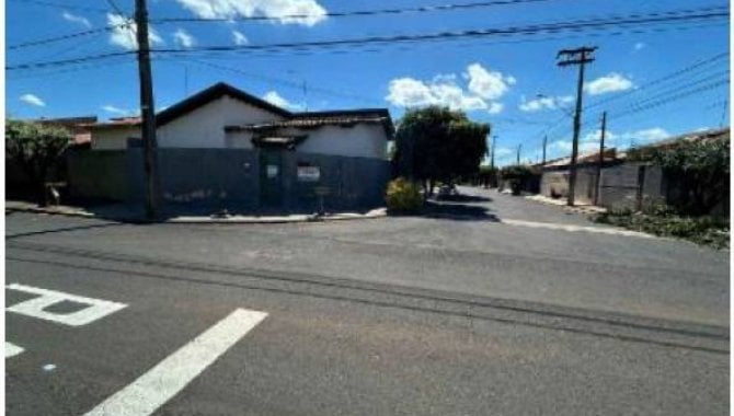 Casa com 100m² em Votuporanga - Desocupada