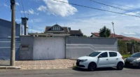 Casa padrão ocupada com 273m² construídos em terreno de 390m²