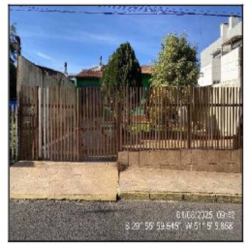 Casa com 2 quartos e 1 banheiro em Cachoeirinha - 85,9m²