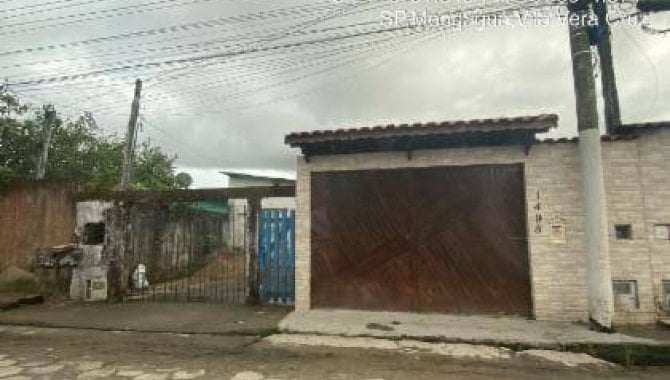 Casa 64 m² com 2 quartos e 2 banheiros em Mongaguá