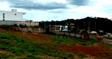 Terreno em Loteamento Parque do Distrito - Área de 402m²