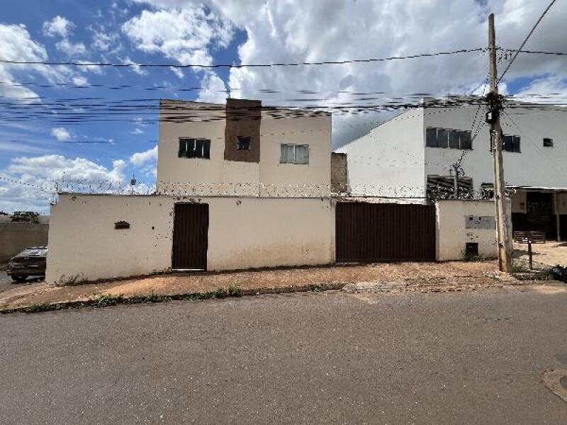 Apartamento com 2 quartos, 1 banheiro e 1 vaga