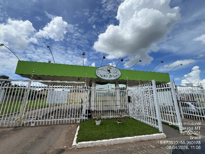 Casa com 2 Quartos e 1 Vaga em Cuiabá