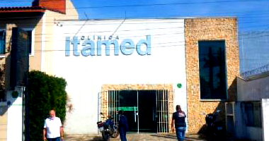 Casa com 4 Vagas de Garagem em Itanhaém