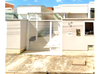 Direitos de 2 casas com 5 quartos, 2 banheiros e garagem