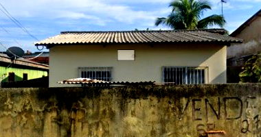 Casa aconchegante com 3 quartos, 2 banheiros e 78 m² construídos