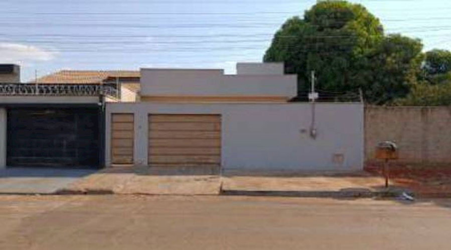 Casa com 3 quartos, 2 banheiros e 1 vaga de garagem
