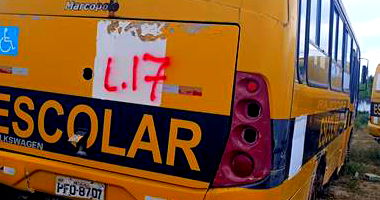 Veículo PFO8707 PE VW/15.190 EOD E.HD ORE 2011/2011 AMARELA