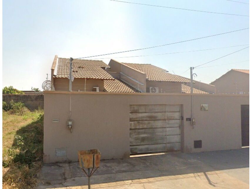 Casa em Condomínio com 180m² de Terreno e 104m² Construídos