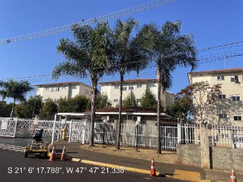 Apartamento com 2 quartos, 1 banheiro e 1 vaga