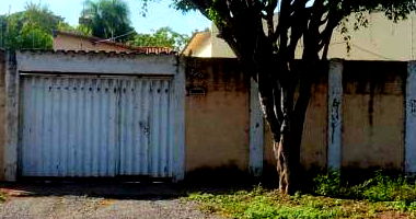 Casa com 3 quartos, 2 banheiros e 178m² construída, ocupada