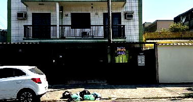 Casa com 2 Quartos e Área Privativa em Colégio